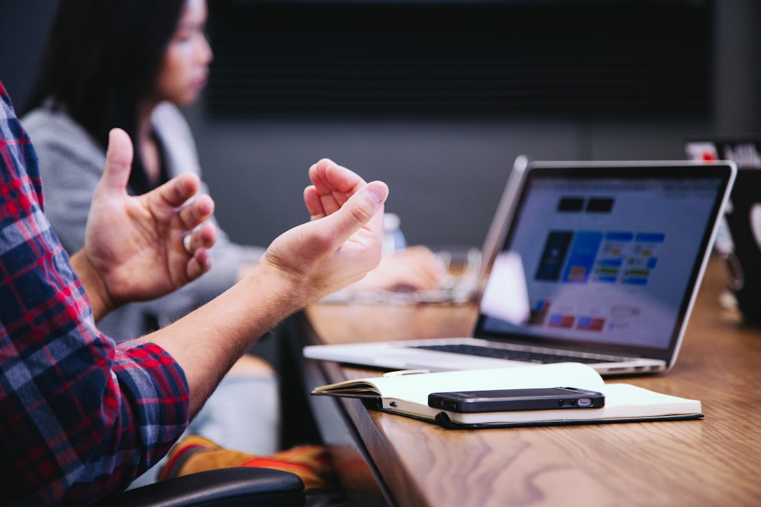 An LMI consultant in a one-on-one development conversation